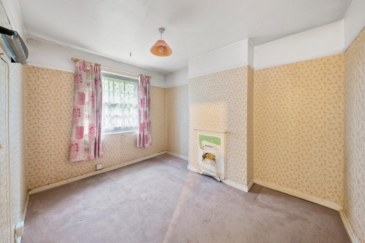 Halsway, Hayes, UB3 3JT