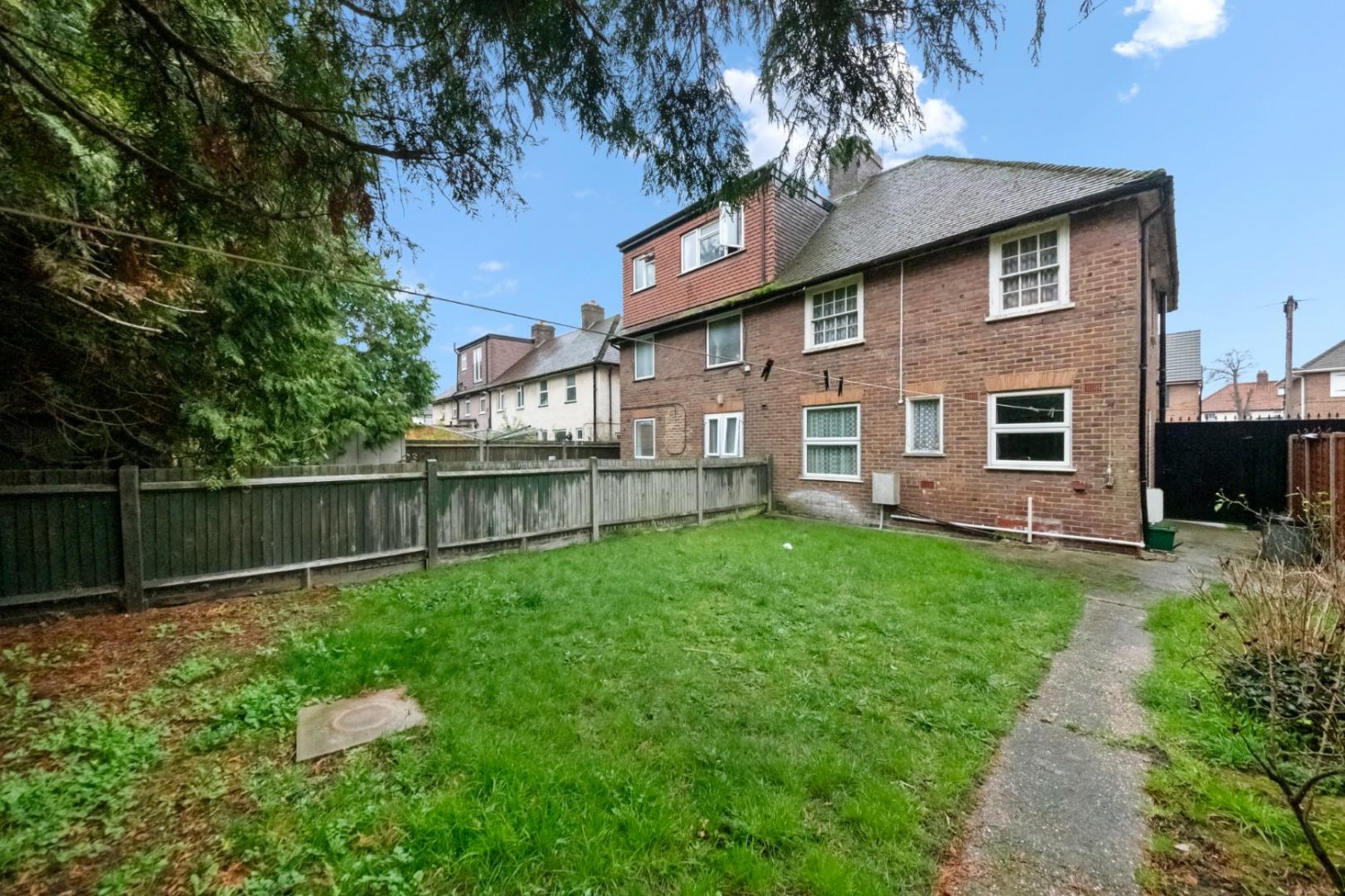 Halsway, Hayes, UB3 3JT