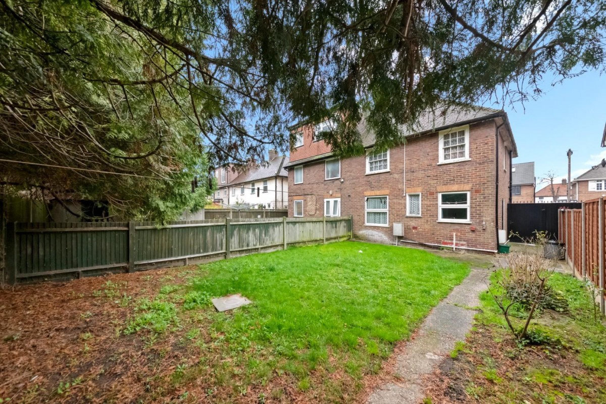 Halsway, Hayes, UB3 3JT