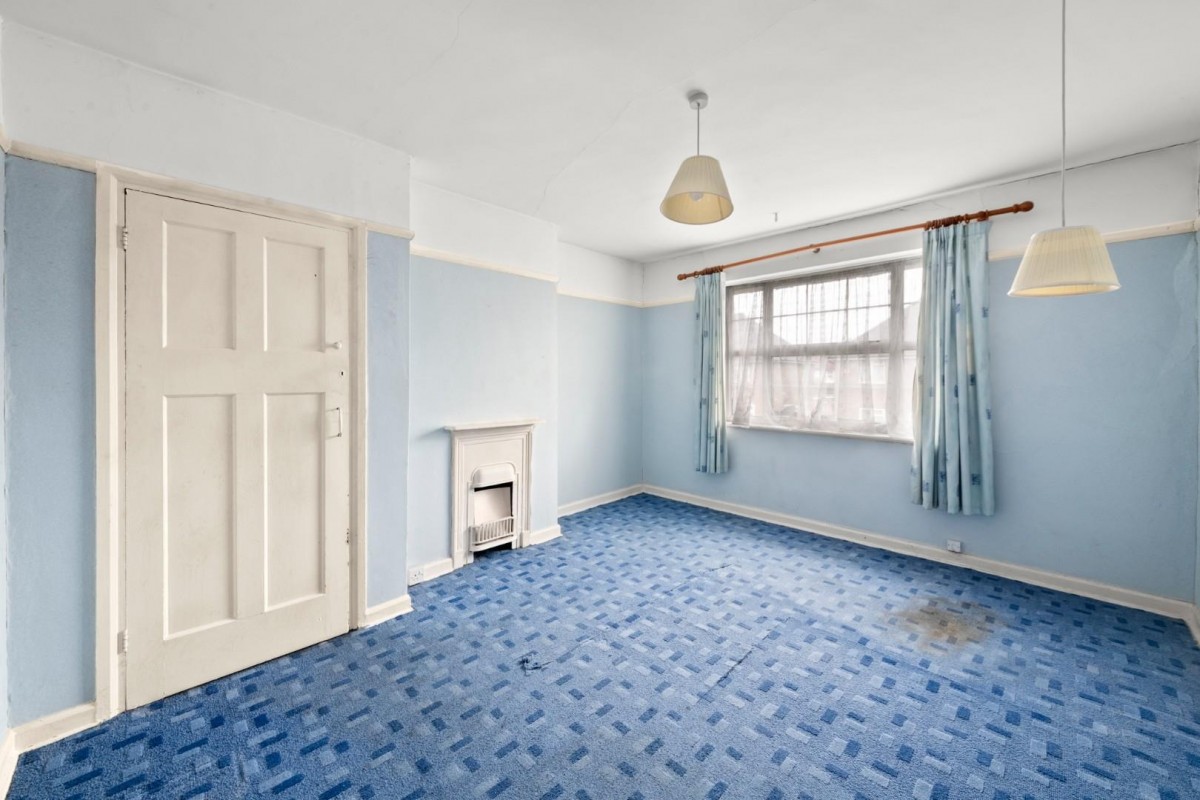 Halsway, Hayes, UB3 3JT