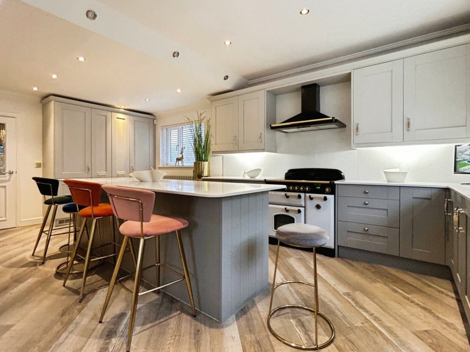 Wakefield Road, Staincross, Barnsley S75 6JY