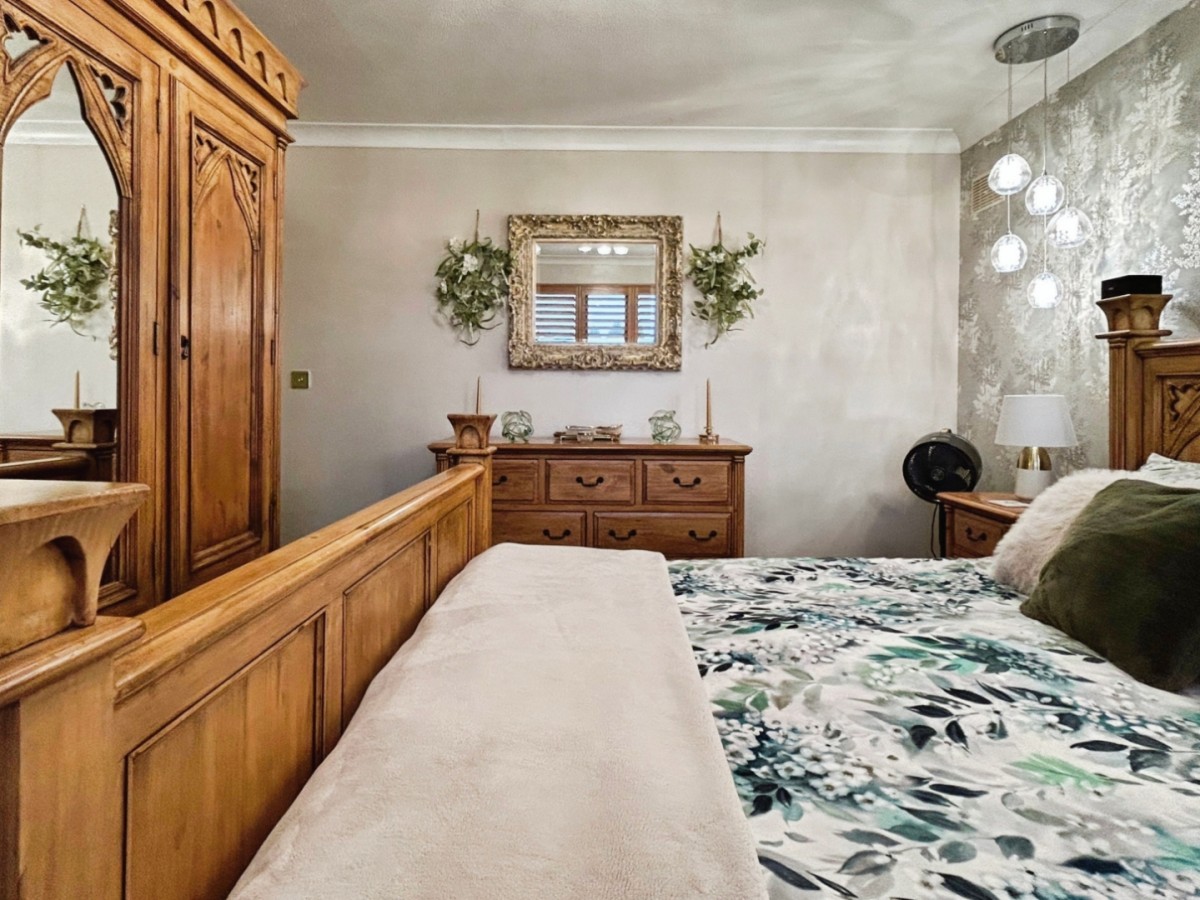 Wakefield Road, Staincross, Barnsley S75 6JY