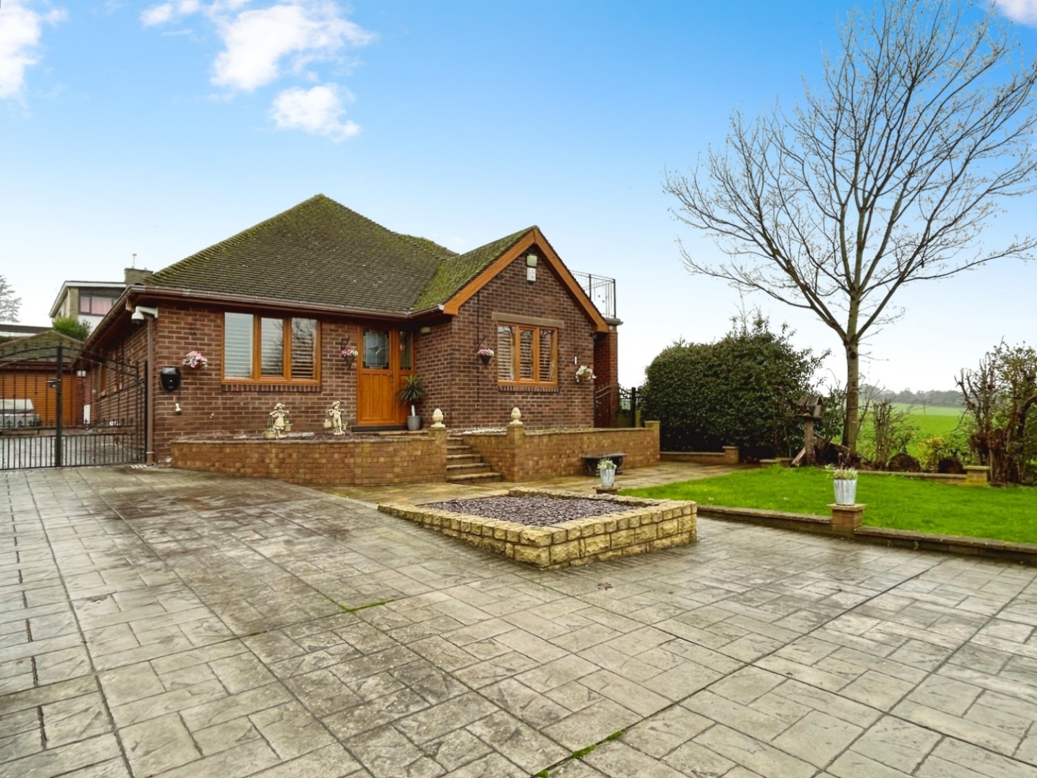 Wakefield Road, Staincross, Barnsley S75 6JY