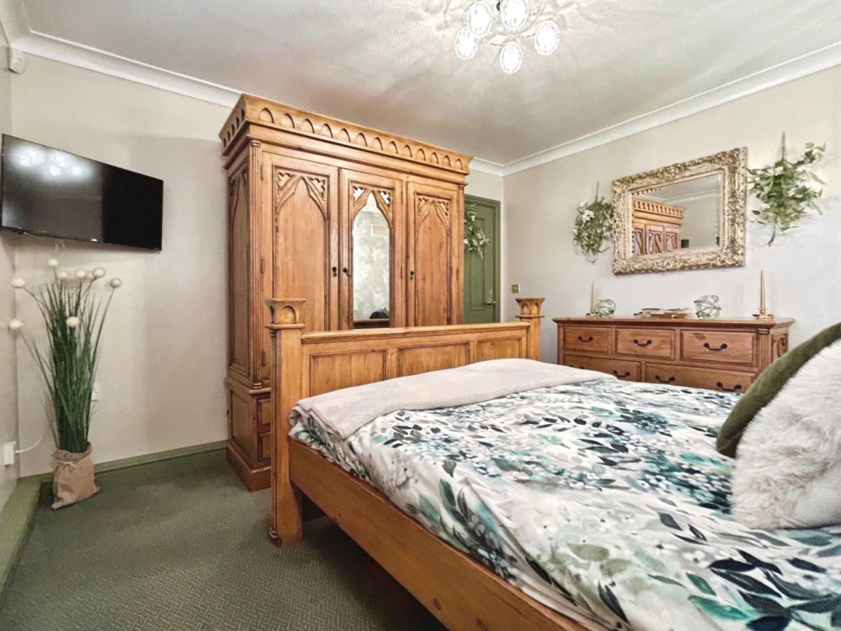 Wakefield Road, Staincross, Barnsley S75 6JY