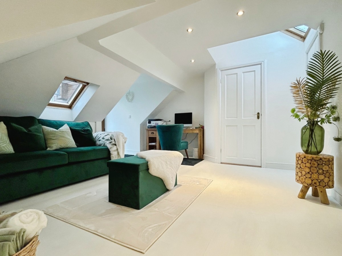 Wakefield Road, Staincross, Barnsley S75 6JY