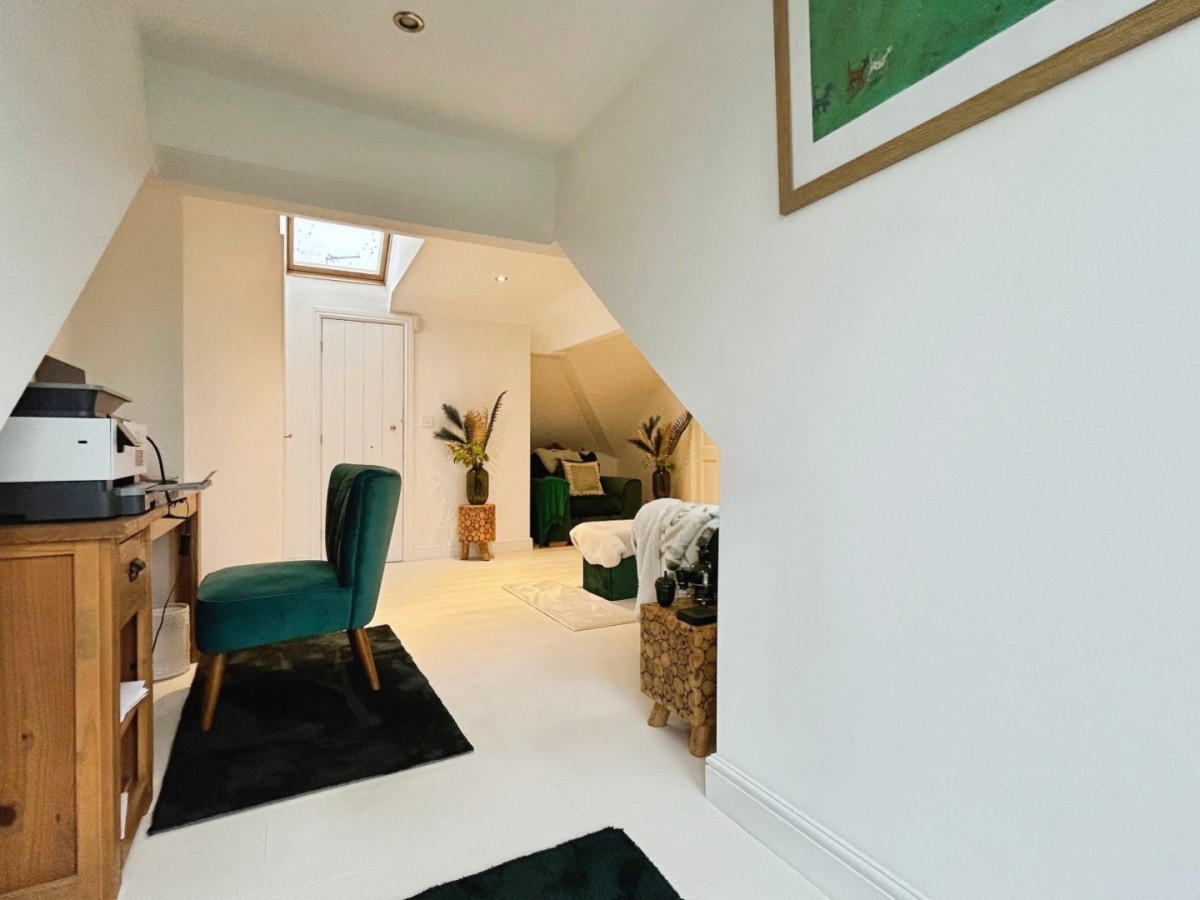 Wakefield Road, Staincross, Barnsley S75 6JY