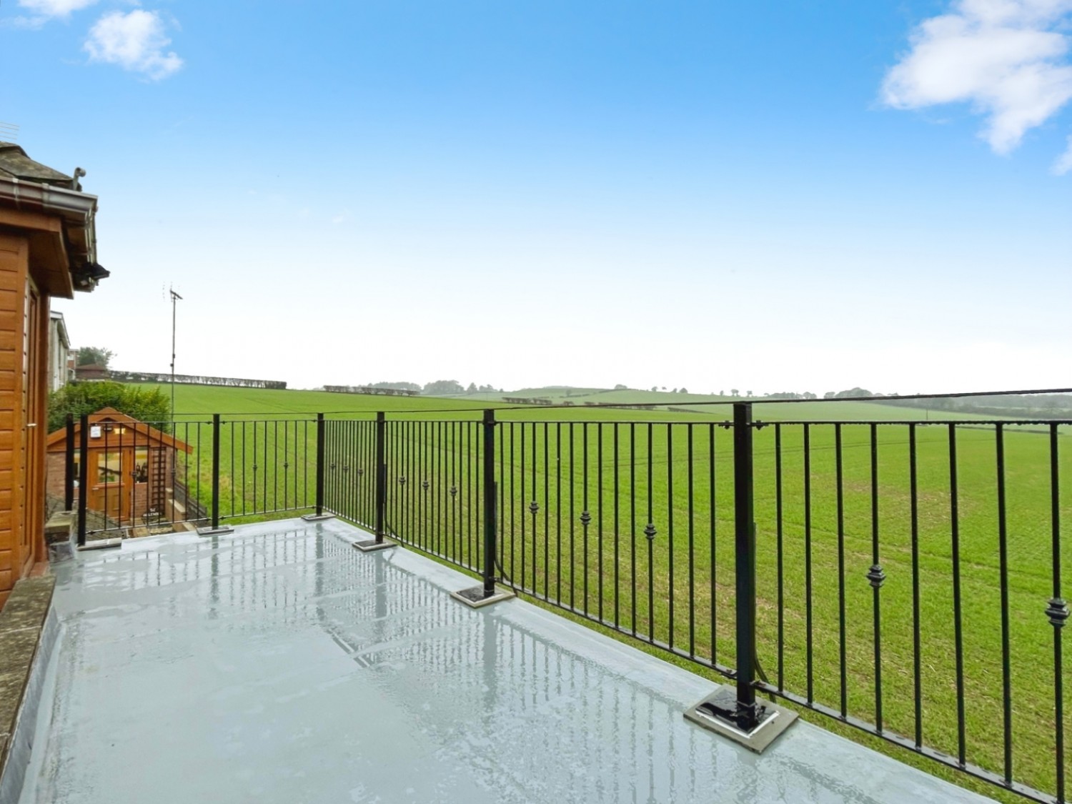 Wakefield Road, Staincross, Barnsley S75 6JY