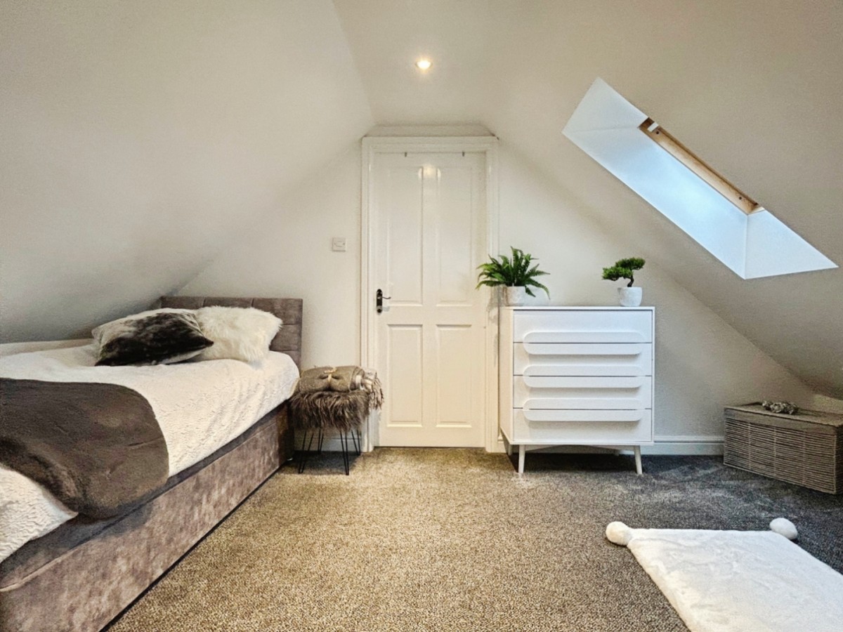 Wakefield Road, Staincross, Barnsley S75 6JY