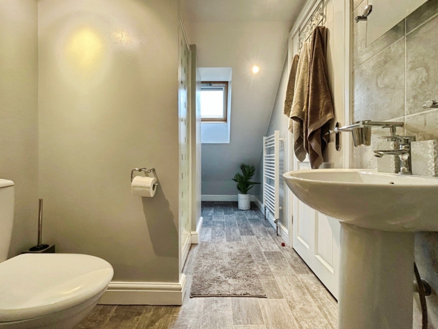 Wakefield Road, Staincross, Barnsley S75 6JY