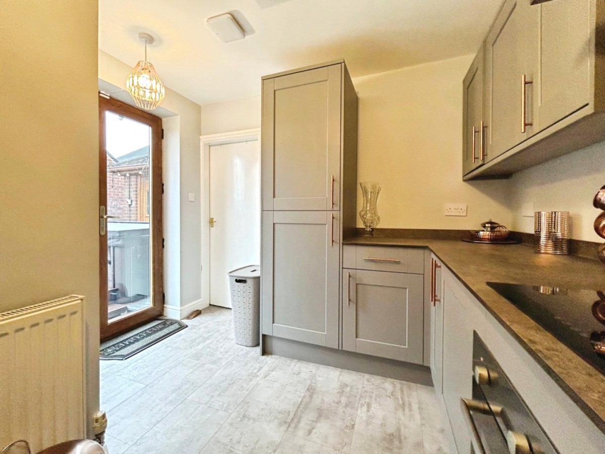 Wakefield Road, Staincross, Barnsley S75 6JY