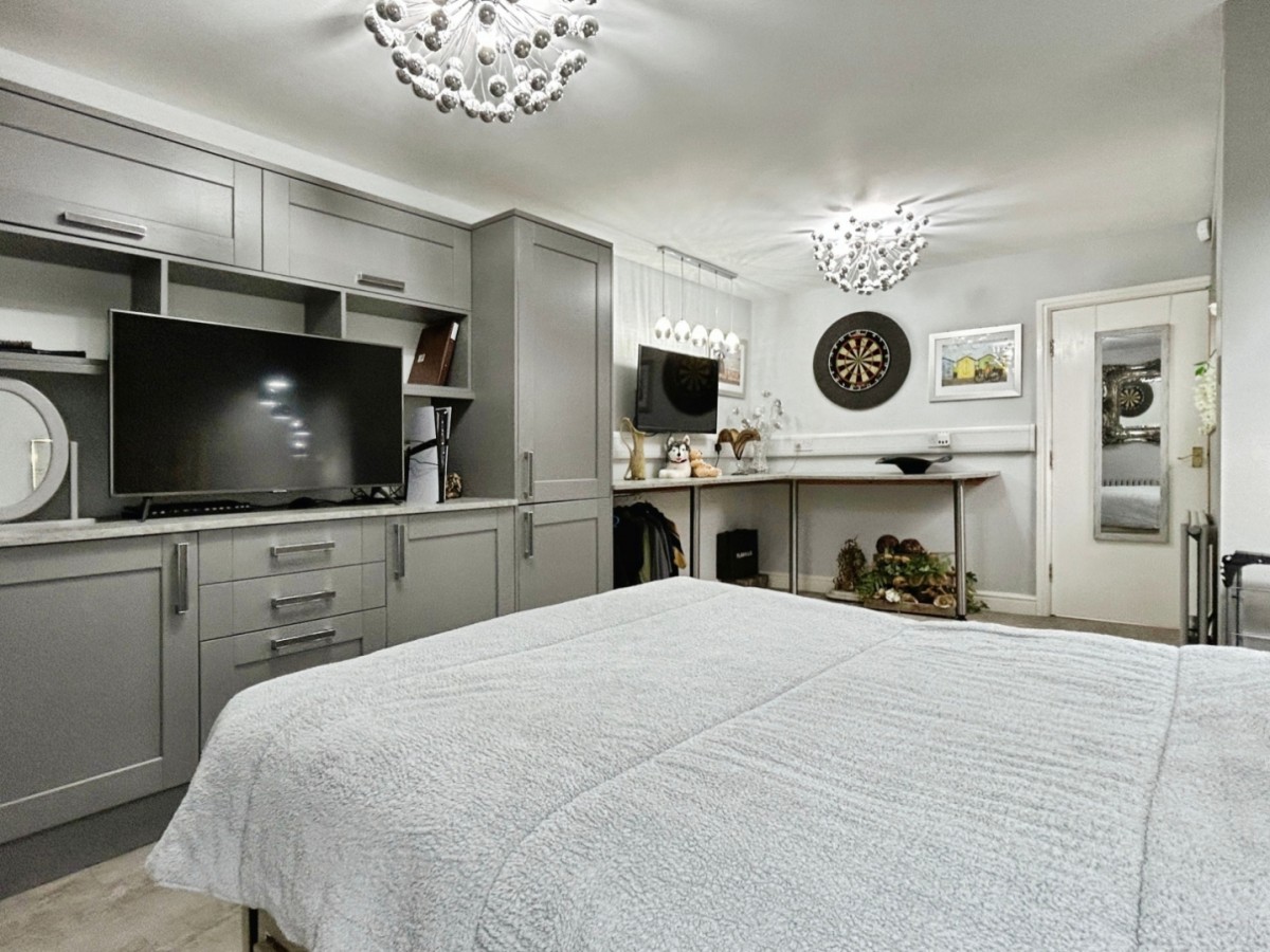 Wakefield Road, Staincross, Barnsley S75 6JY