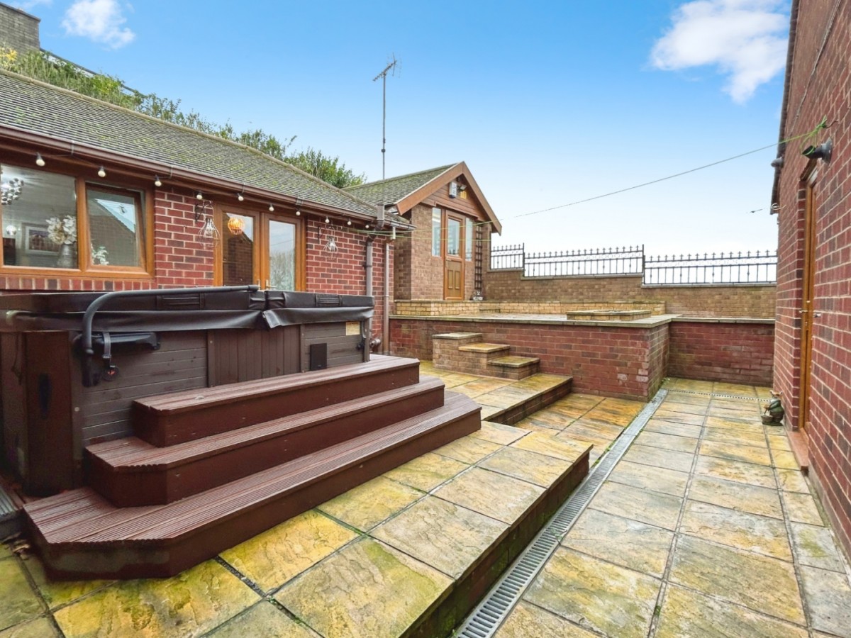 Wakefield Road, Staincross, Barnsley S75 6JY