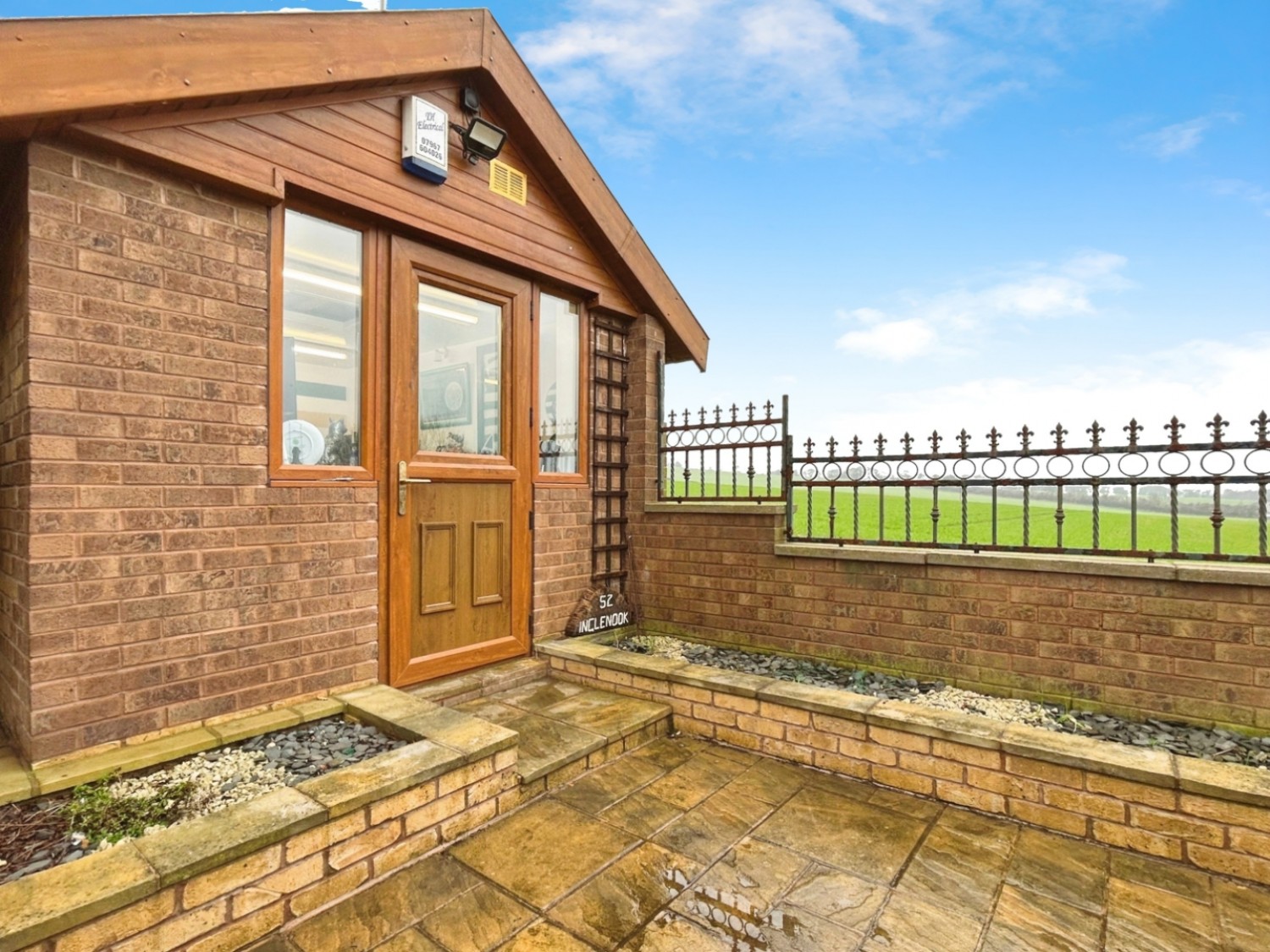 Wakefield Road, Staincross, Barnsley S75 6JY