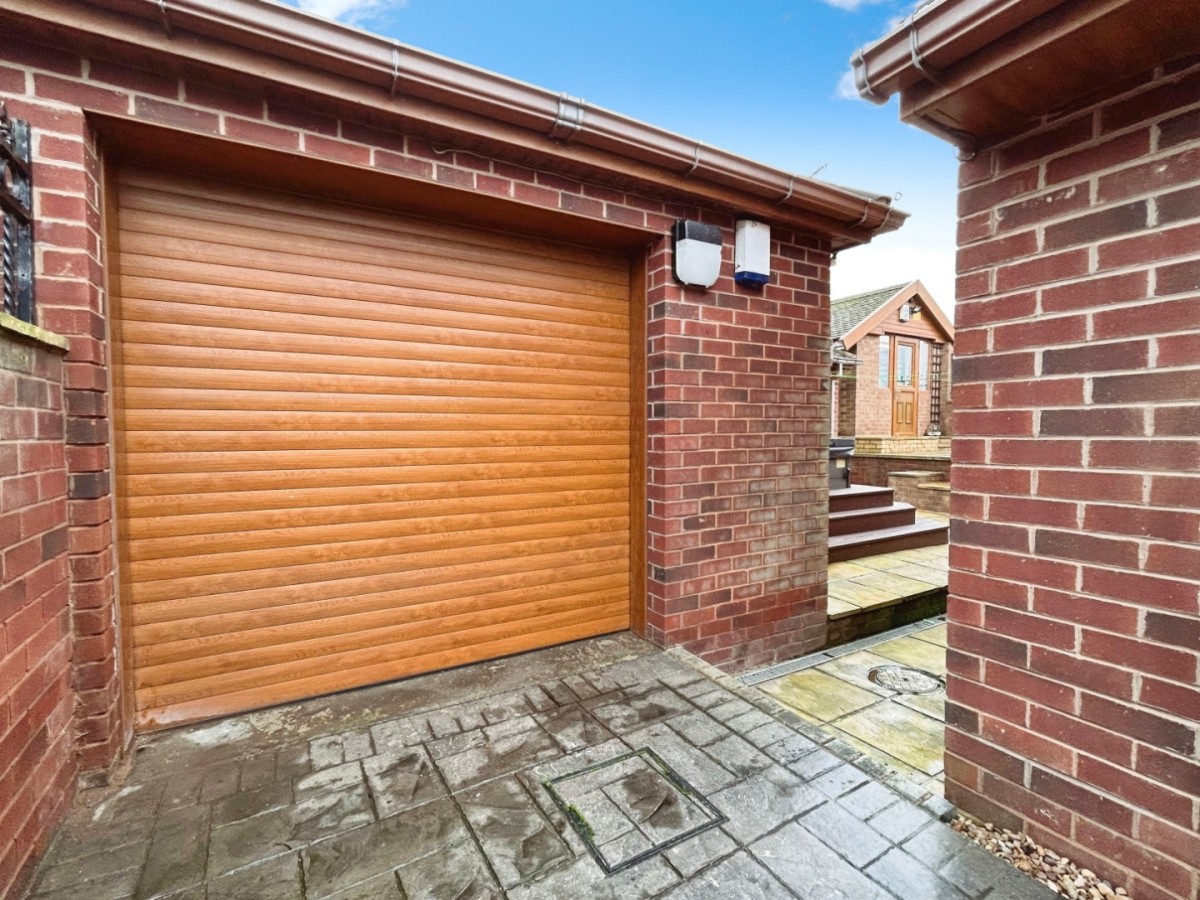 Wakefield Road, Staincross, Barnsley S75 6JY