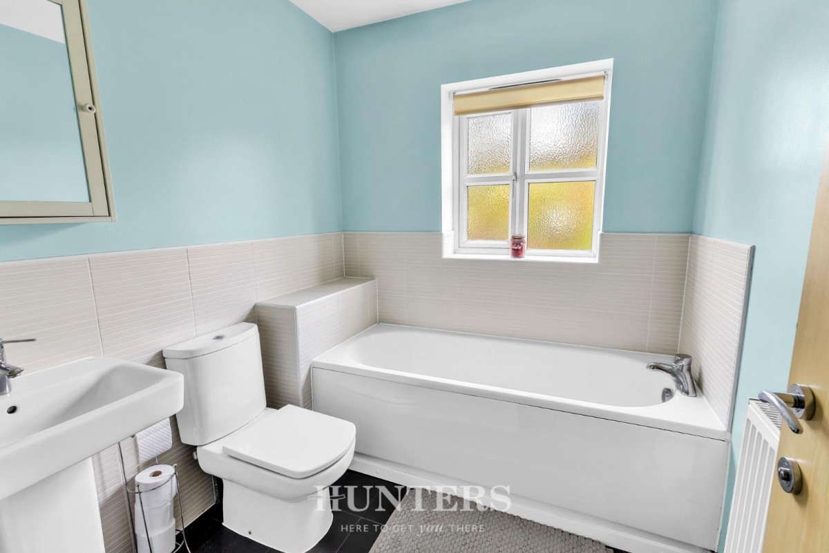 Marquess Way, Middleton M24