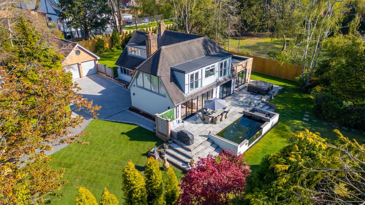 Lawnswood Drive, Lawnswood, Stourbridge, DY7 5QW