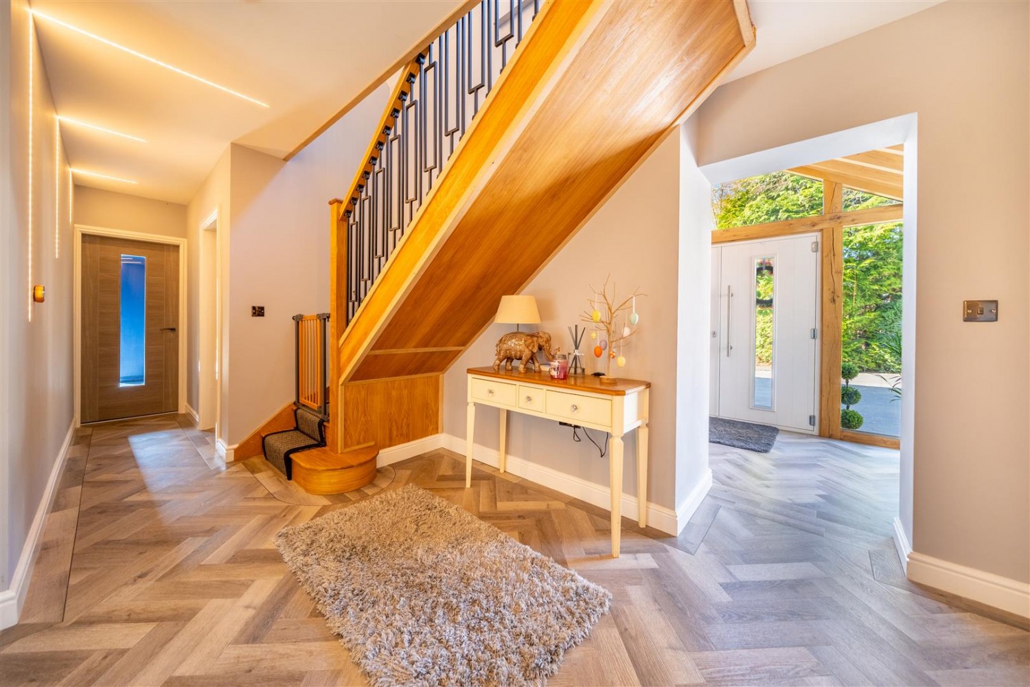 Lawnswood Drive, Lawnswood, Stourbridge, DY7 5QW