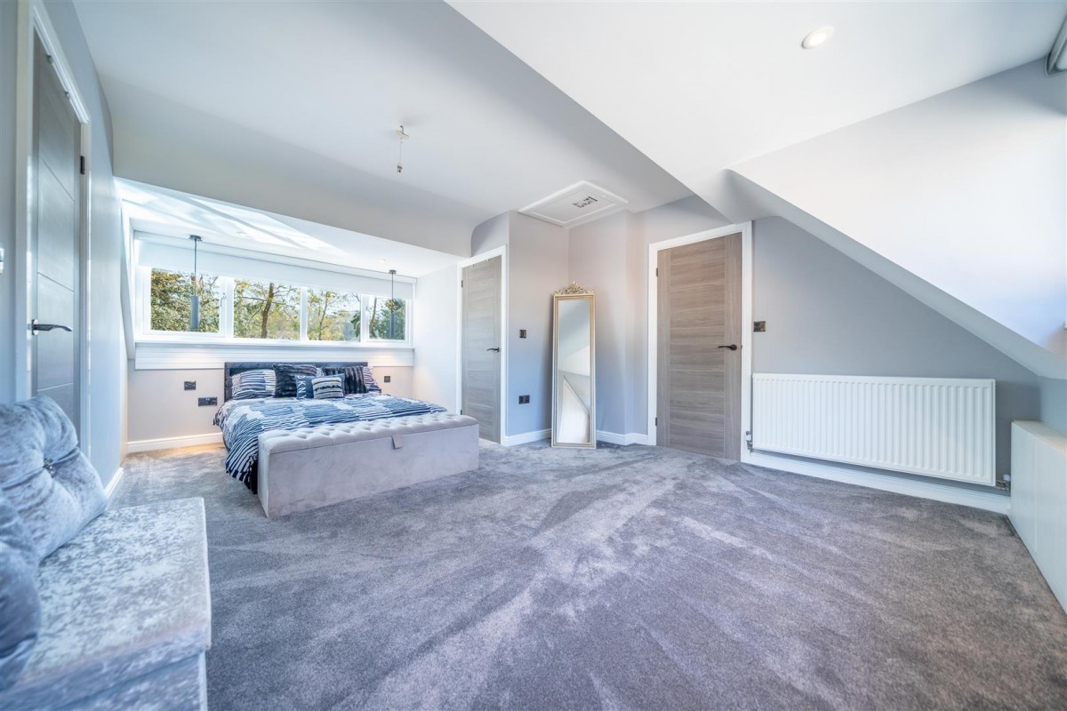 Lawnswood Drive, Lawnswood, Stourbridge, DY7 5QW