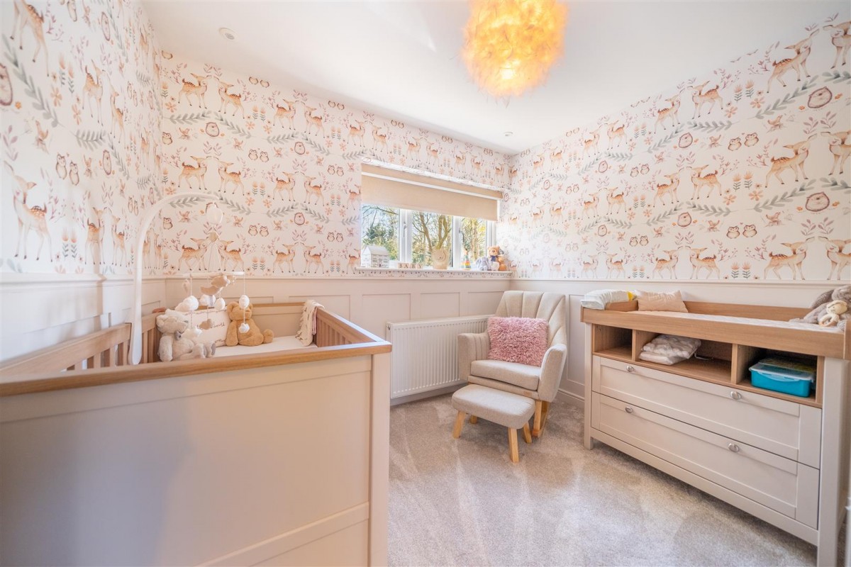 Lawnswood Drive, Lawnswood, Stourbridge, DY7 5QW