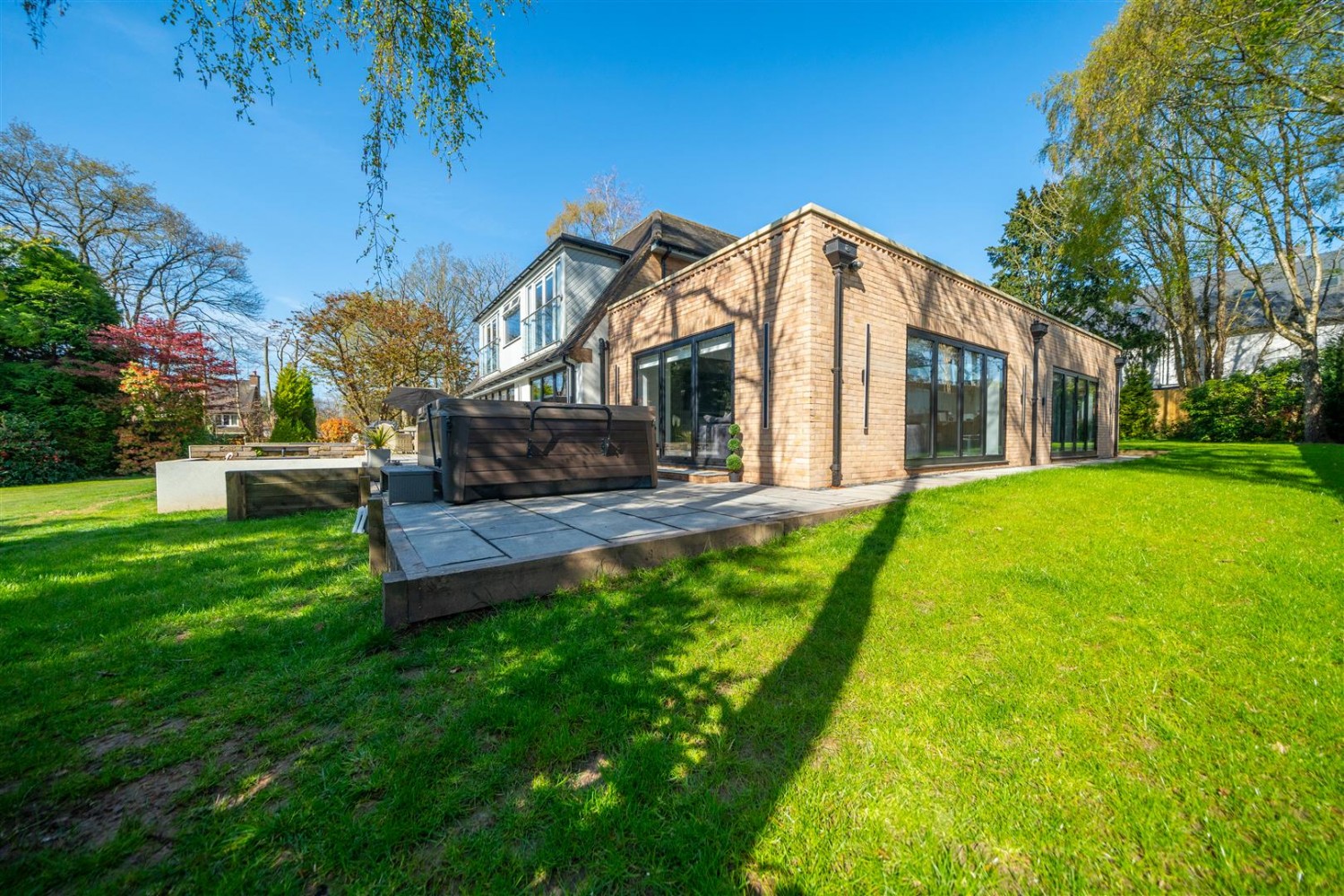 Lawnswood Drive, Lawnswood, Stourbridge, DY7 5QW