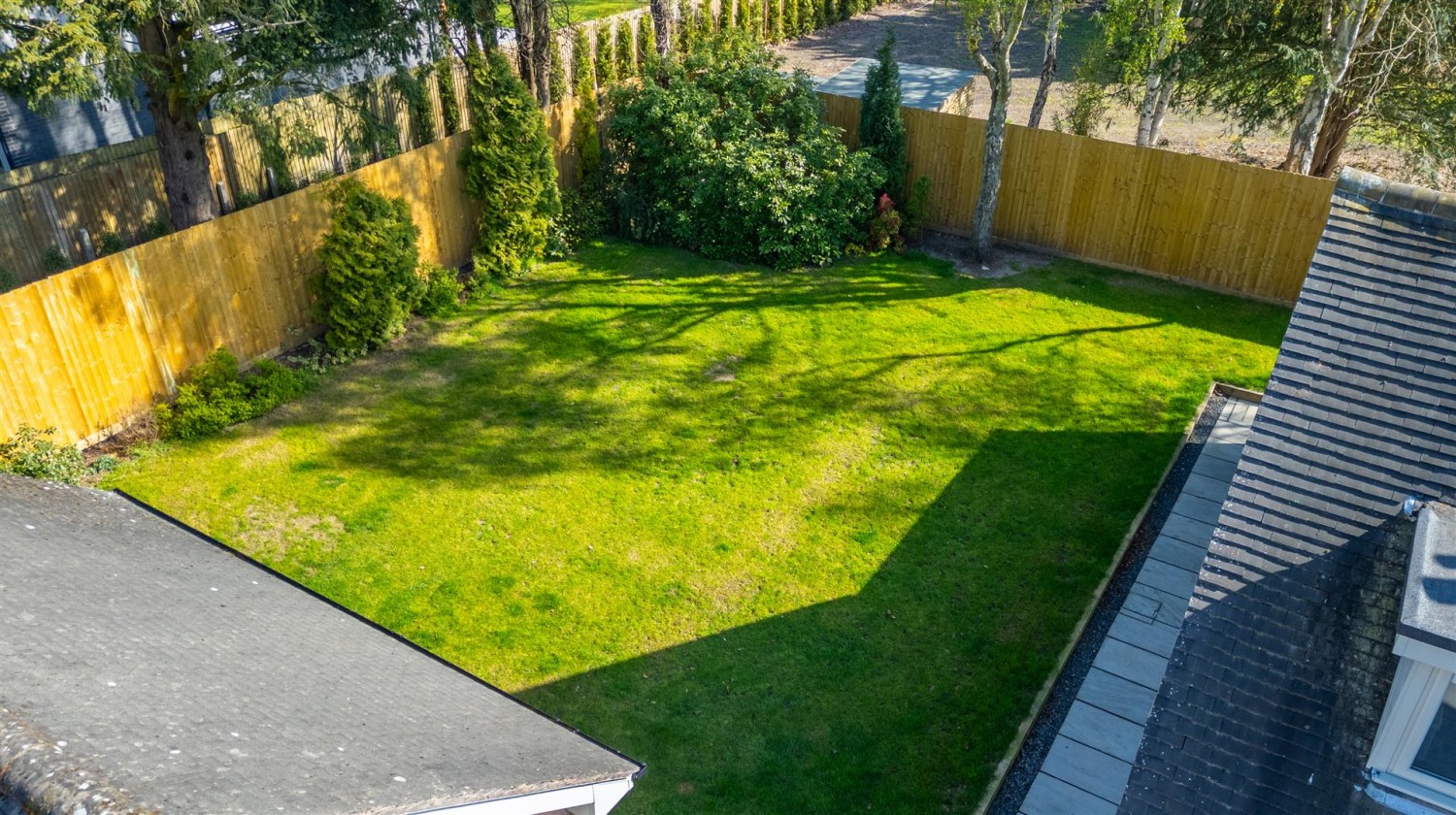 Lawnswood Drive, Lawnswood, Stourbridge, DY7 5QW