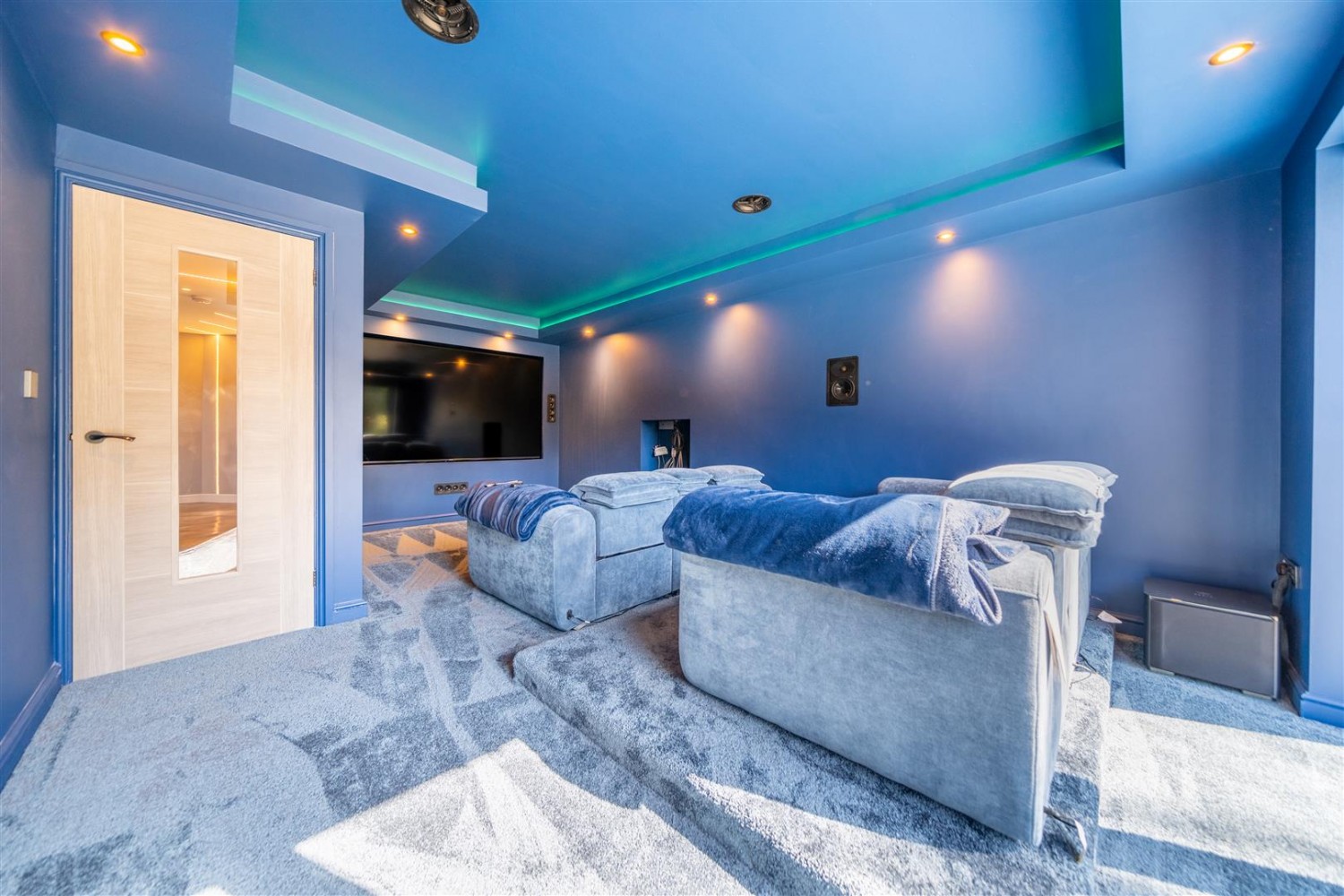 Lawnswood Drive, Lawnswood, Stourbridge, DY7 5QW