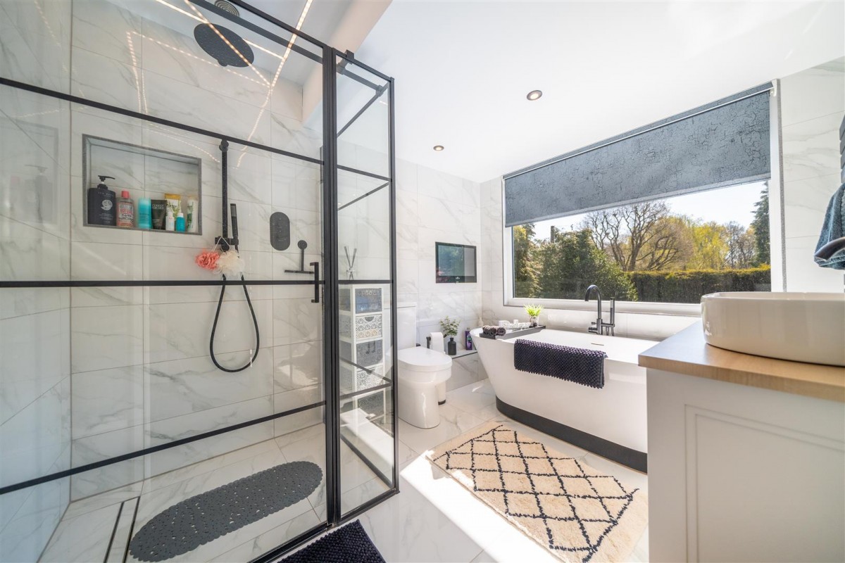 Lawnswood Drive, Lawnswood, Stourbridge, DY7 5QW