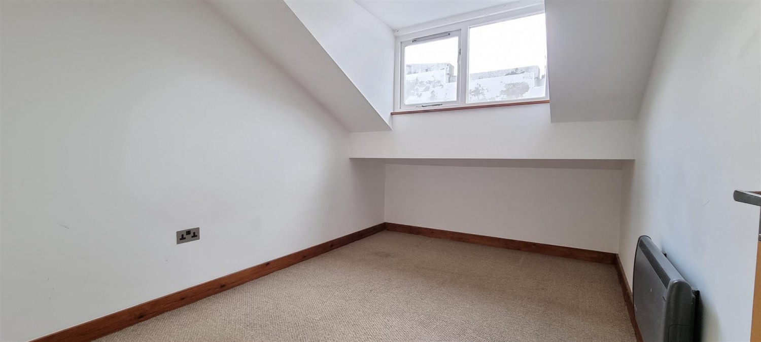 Apt 8 Baines House, 2A Cheltenham Mount