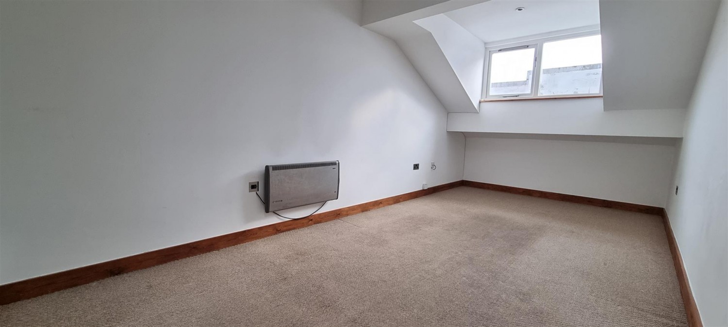 Apt 8 Baines House, 2A Cheltenham Mount