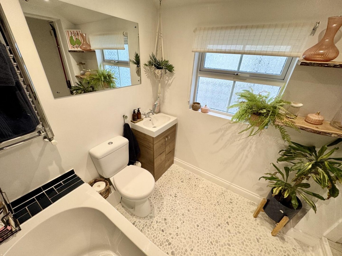 Woolston Road, Netley Abbey, Southampton