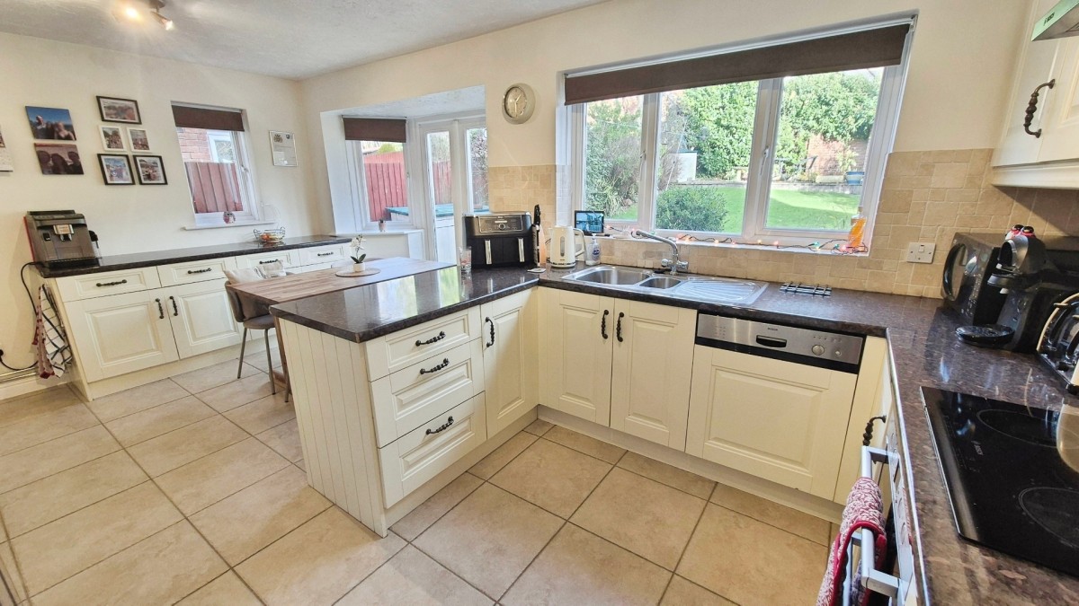 Brisbane Way, Cannock