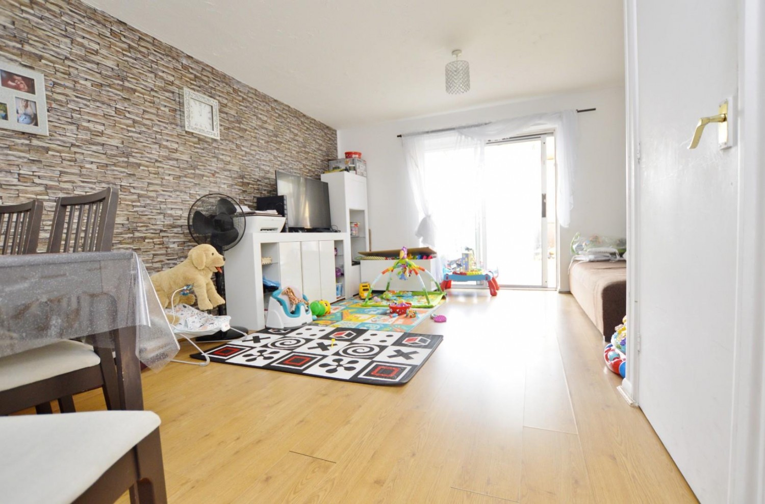 Cow Leaze, Beckton, E6 6WX