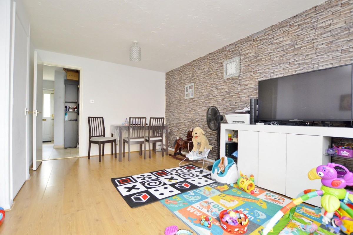 Cow Leaze, Beckton, E6 6WX