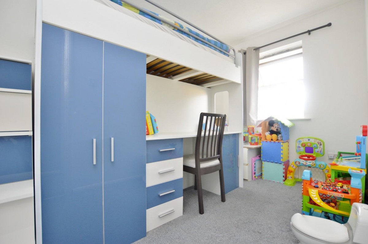 Cow Leaze, Beckton, E6 6WX