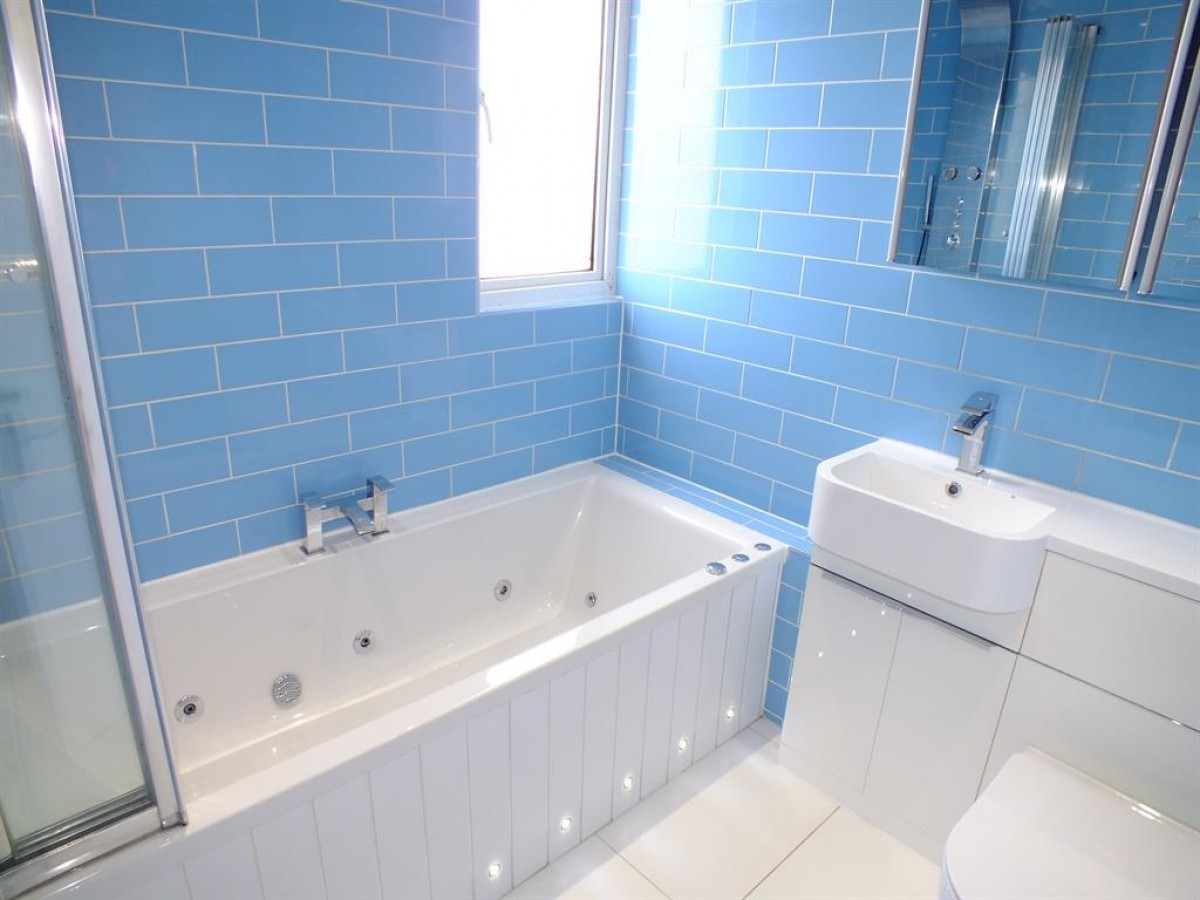 Heathfield Walk, Adel, Leeds, LS16 7QQ