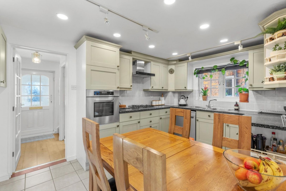 Chestnut Lane, Amersham, Buckinghamshire, HP6 6EP