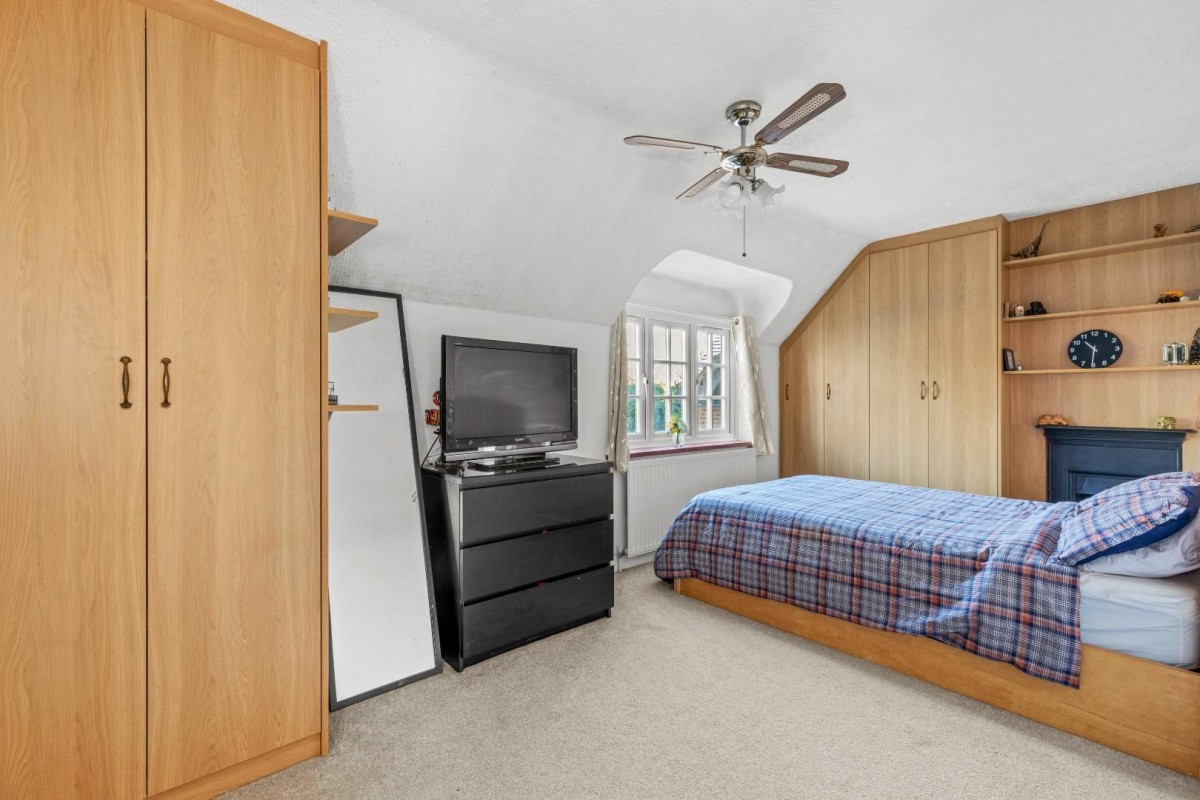 Chestnut Lane, Amersham, Buckinghamshire, HP6 6EP