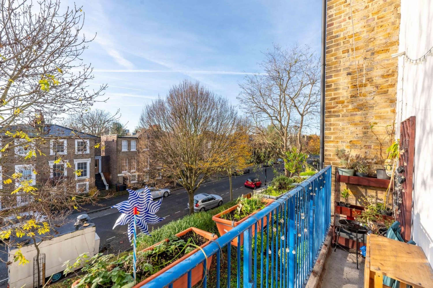 Tottenham Road, London, N1