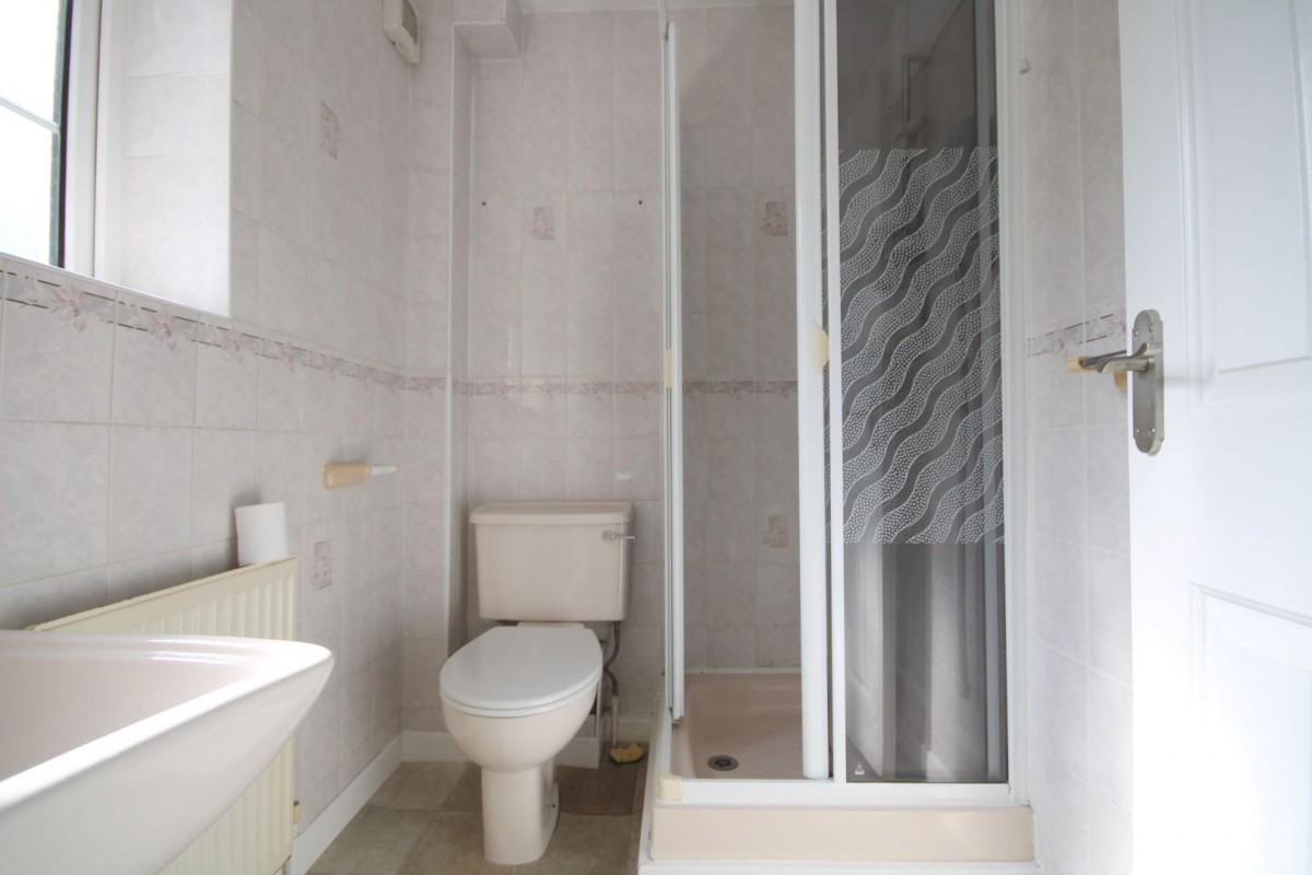 Woodlands Road, Harrogate, HG2 7AY