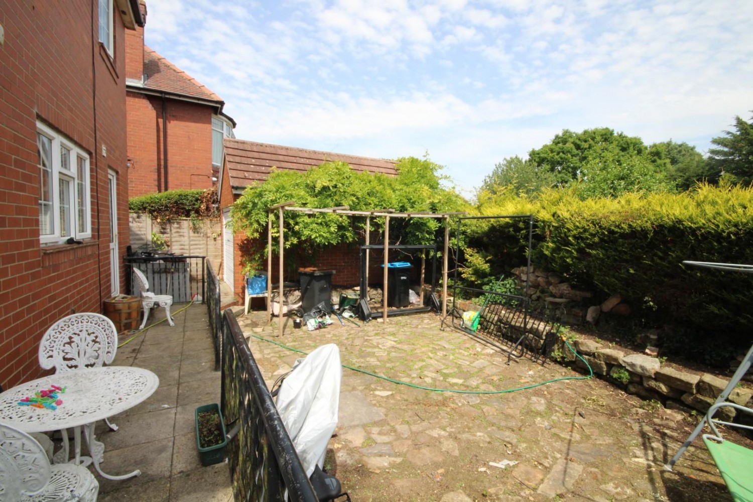 Woodlands Road, Harrogate, HG2 7AY