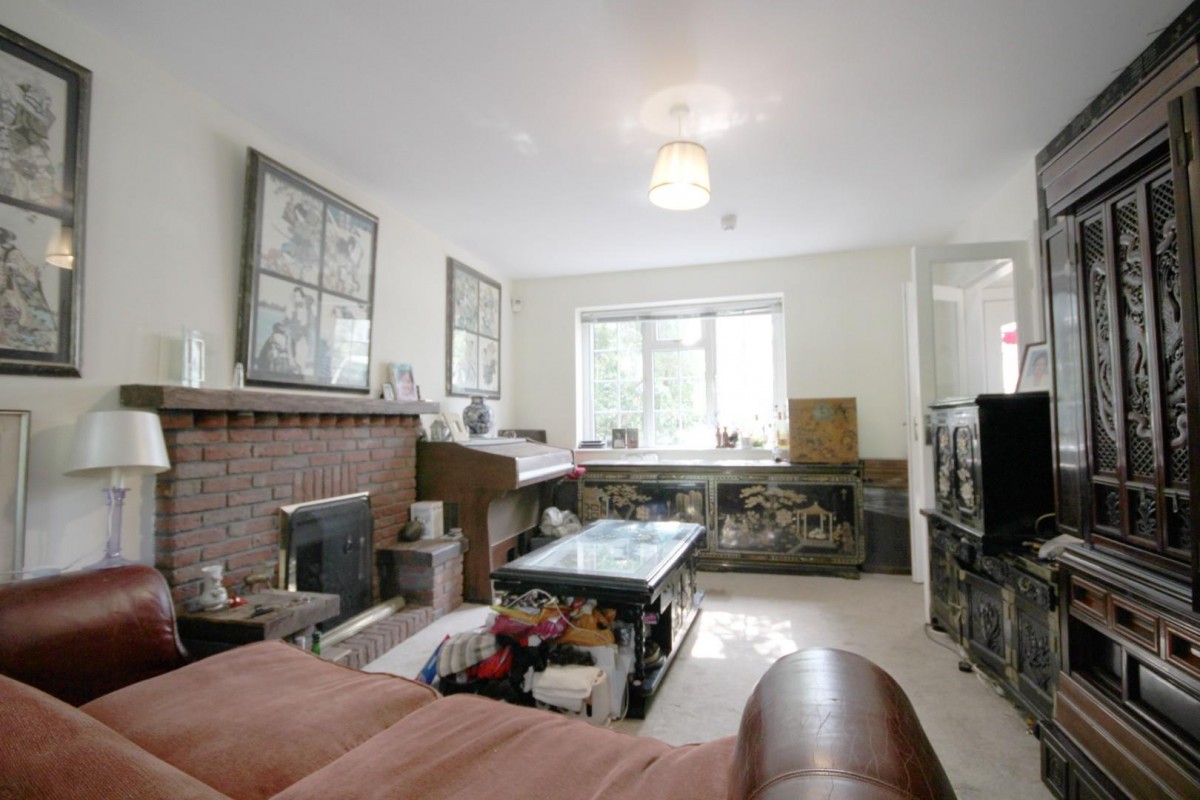 Woodlands Road, Harrogate, HG2 7AY