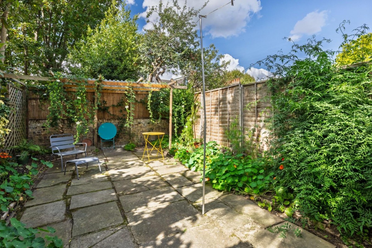 Benhill Road, London, SE5