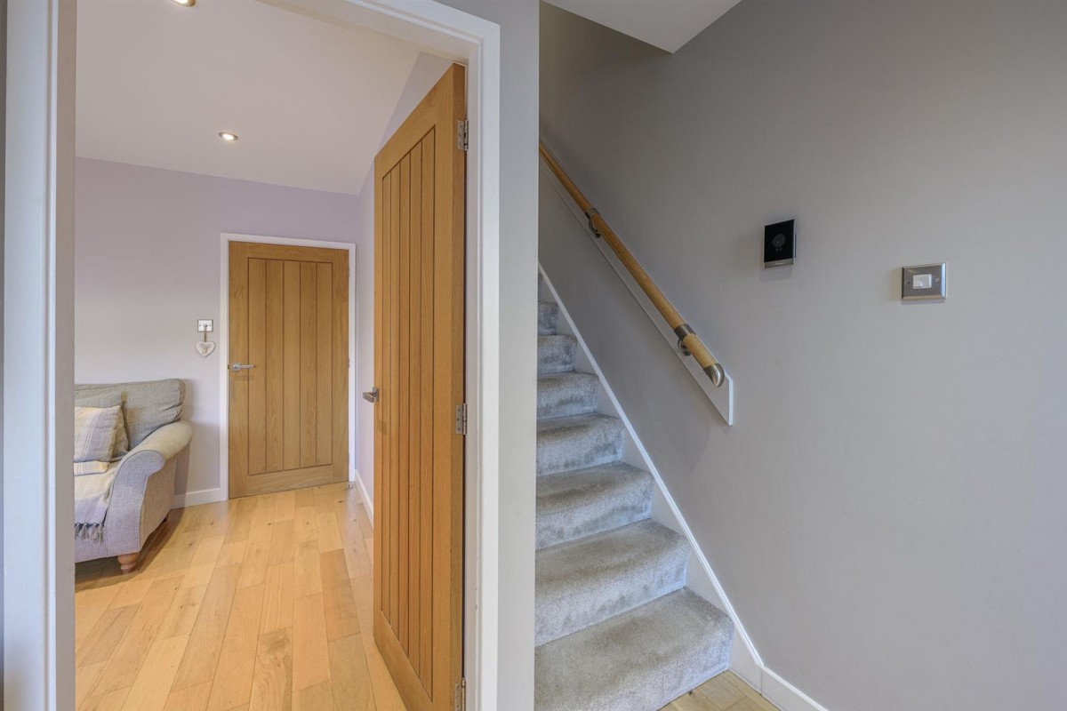 Barnett Close, Kingswinford, DY6 9PW