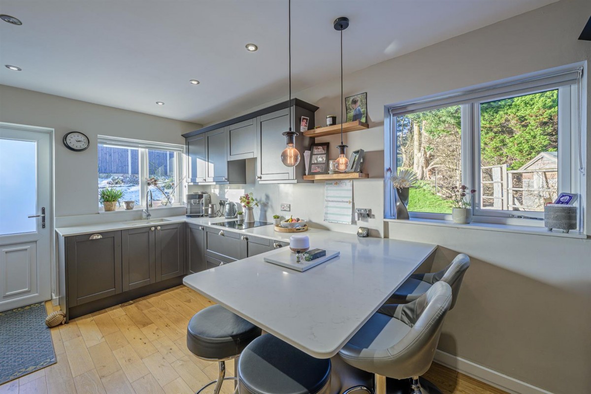 Barnett Close, Kingswinford, DY6 9PW