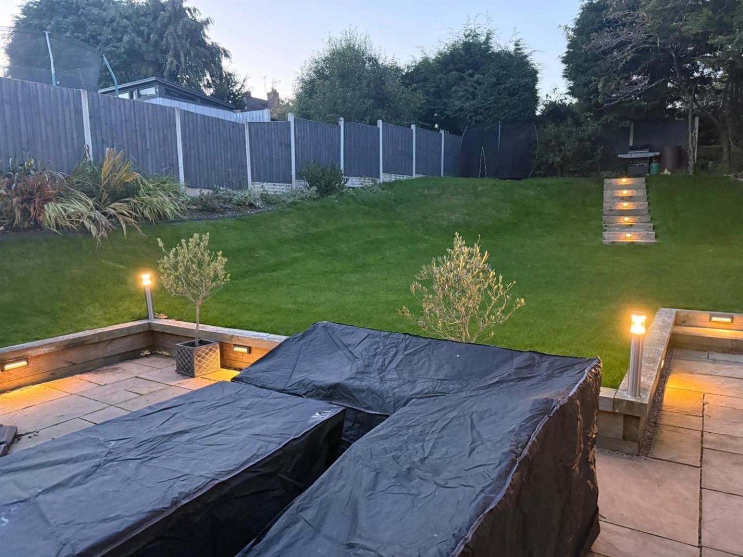 Barnett Close, Kingswinford, DY6 9PW