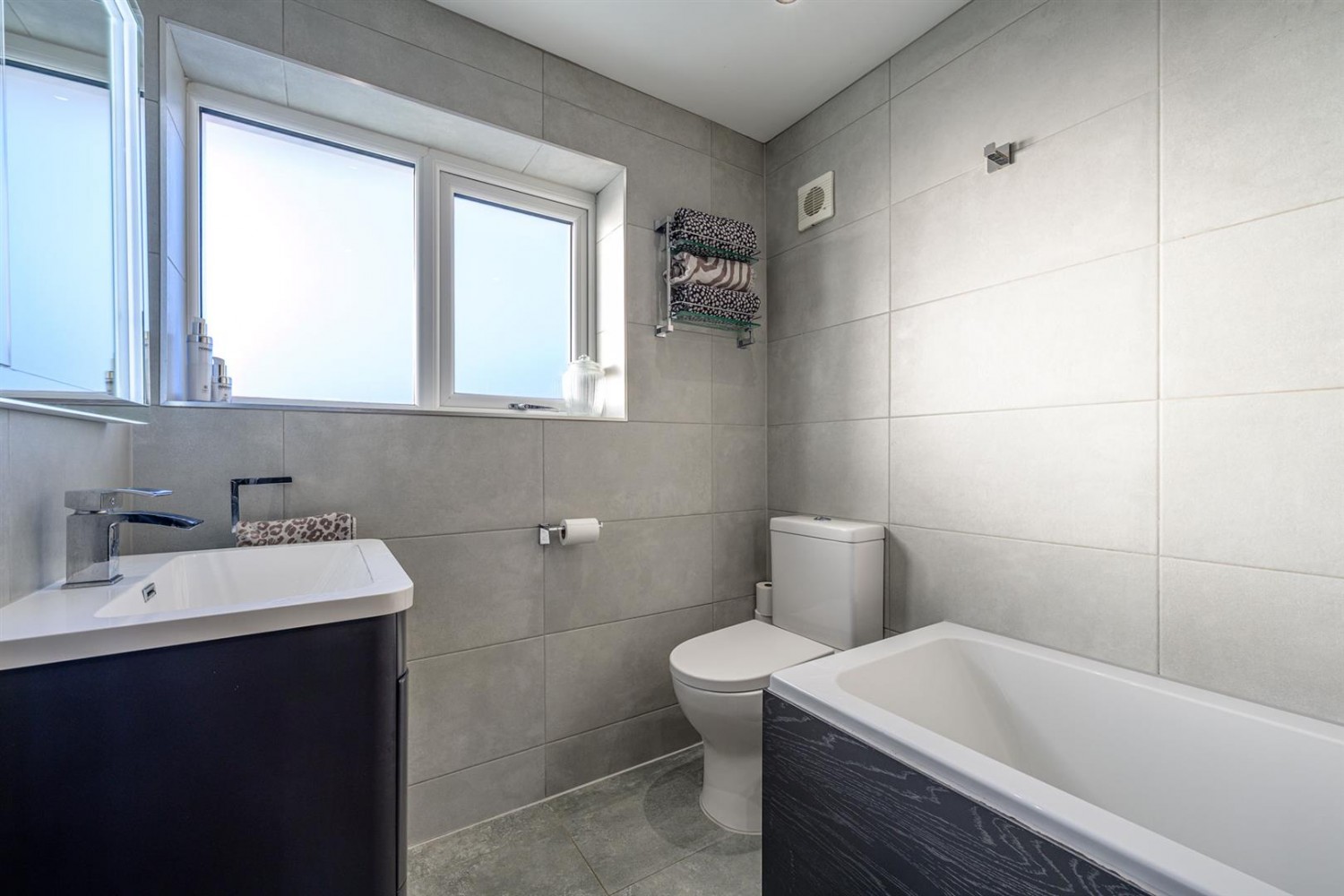 Barnett Close, Kingswinford, DY6 9PW