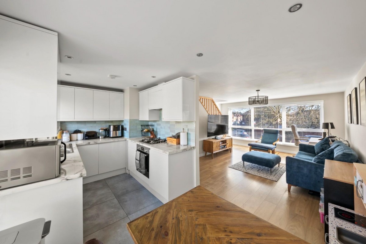 Forris Avenue, Hayes