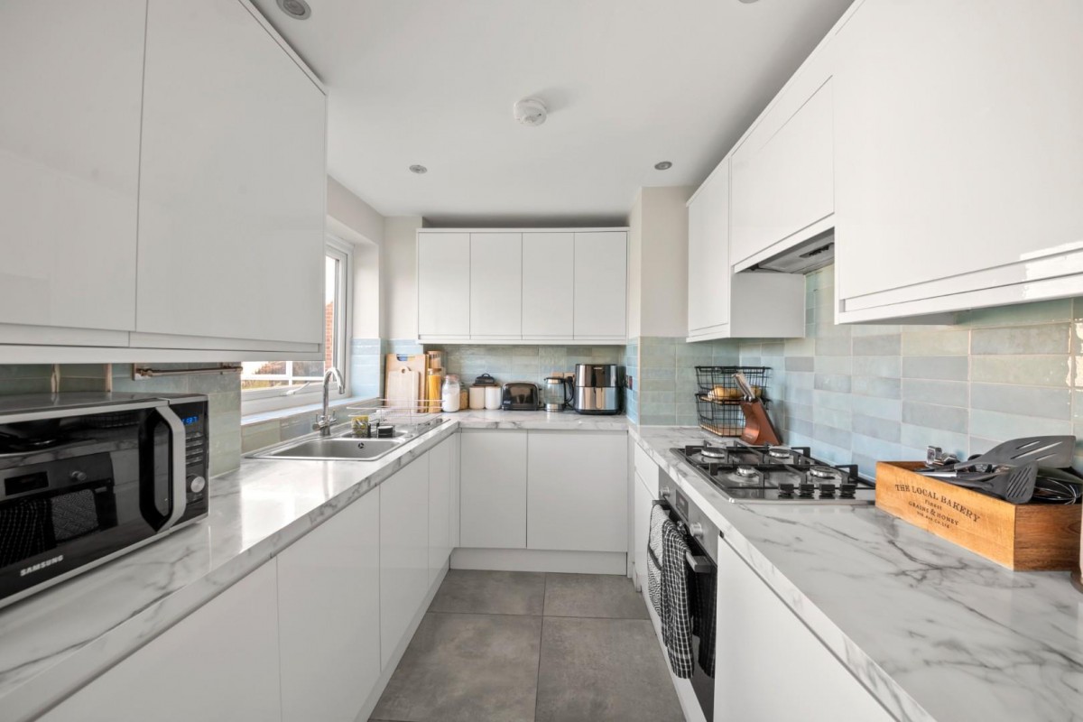 Forris Avenue, Hayes