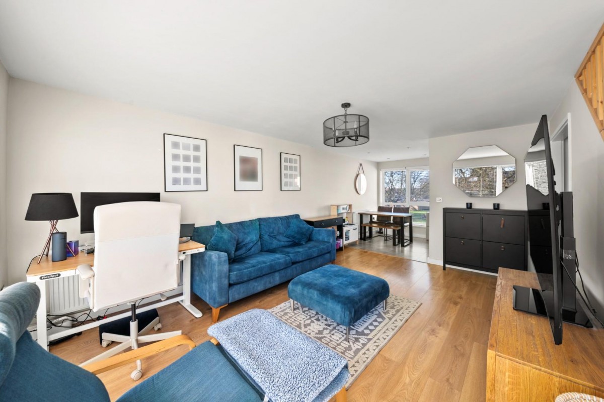 Forris Avenue, Hayes