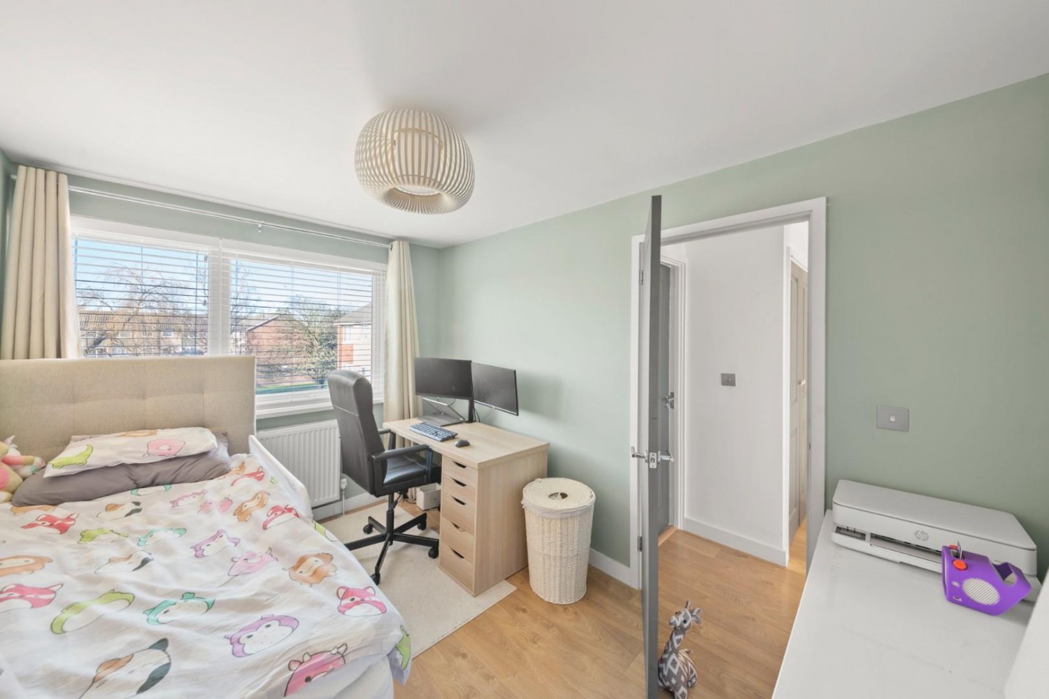 Forris Avenue, Hayes